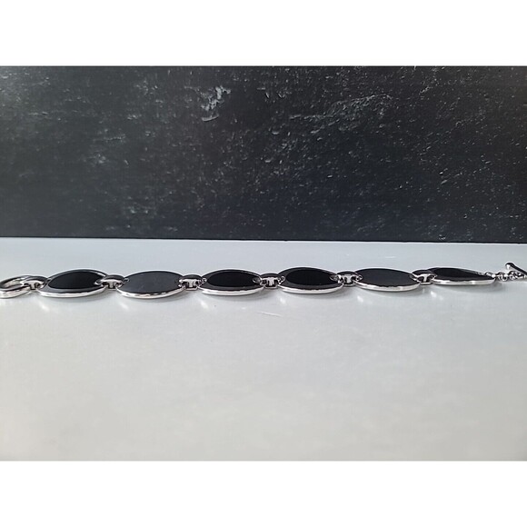 Black Enamel And Silver Tone Metal Link Bracelet With Toggle Closure Vintage - Picture 7 of 10